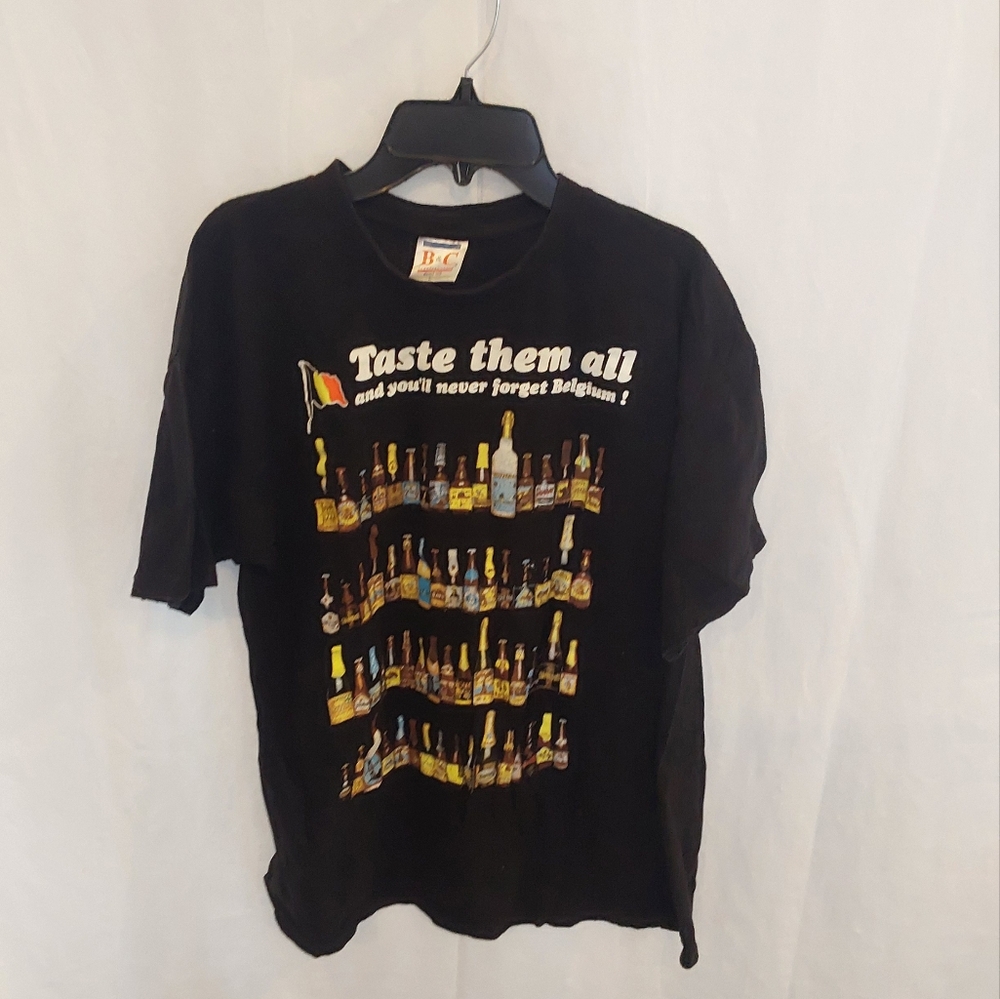 Black Short Sleeve Graphic Tee with Crew Neck